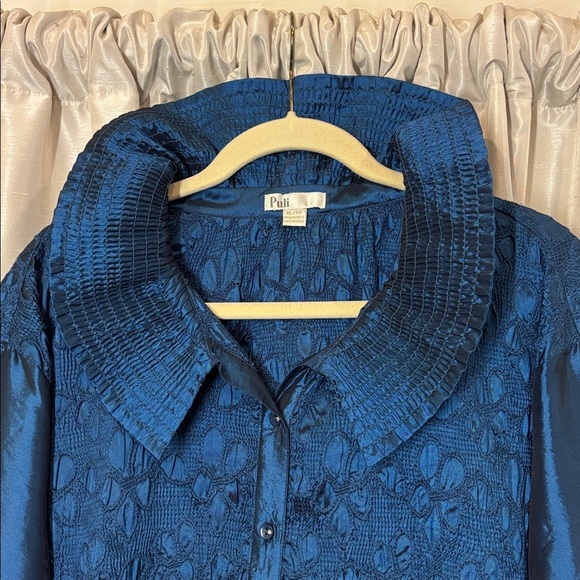 Puli Peacock Blue Women's Top, XL, satin, holiday, festive, dramatic collar - Picture 2 of 6